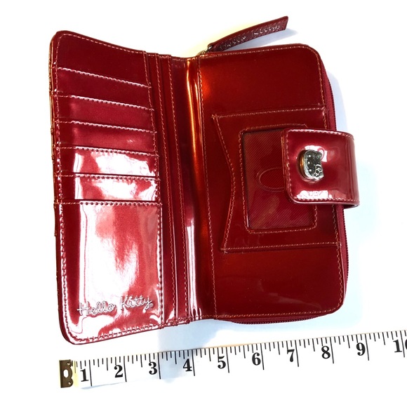 Red Hello Kitty Wallet - Picture 4 of 7